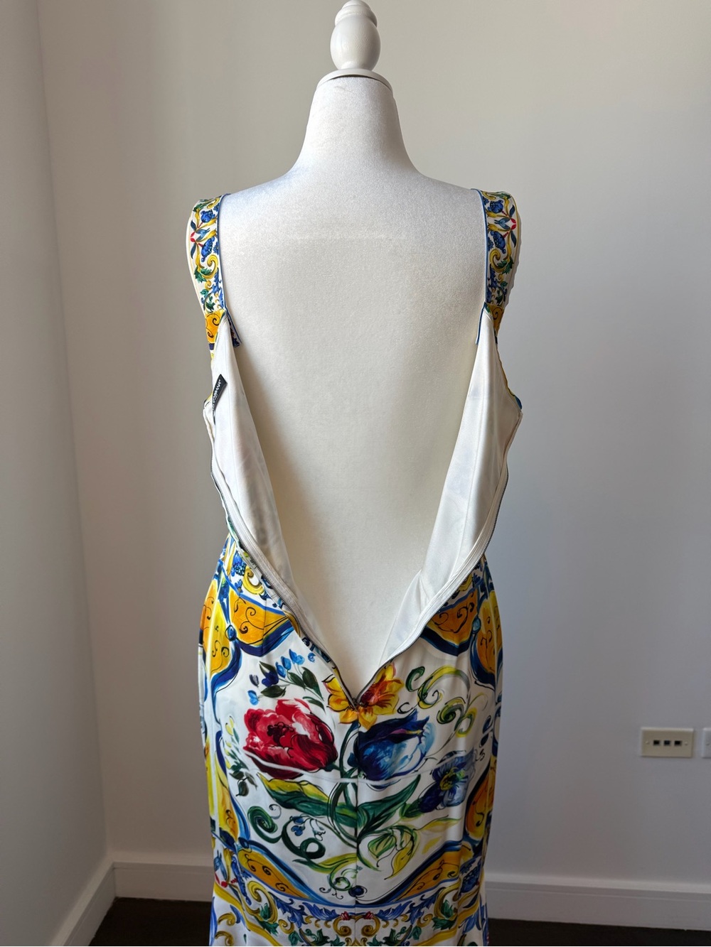Dolce & Gabbana Majolica Silk Dress. IT 50. US 12. - Picture 7 of 13
